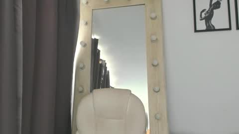 Snapshot of briannawhite10 chatting on 12-17-25, 06:36 briannawhite10 online show from 12-17-25, 06:36