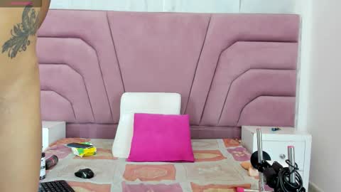 Snapshot of brianrossex chatting on 11-28-25, 03:42 BRIANROSS online show from 11-28-25, 03:42