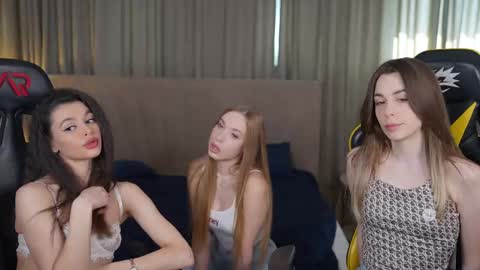 Diamonds Girls online show from 03-10-25, 12:26