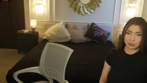 Snapshot of bright_diamonds_054 chatting on 03-11-26, 08:31 Diamonds Girls online show from 03-11-26, 08:31