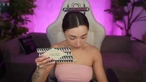 Snapshot of bright_diamonds_054 chatting on 03-28-26, 08:36 Diamonds Girls online show from 03-28-26, 08:36