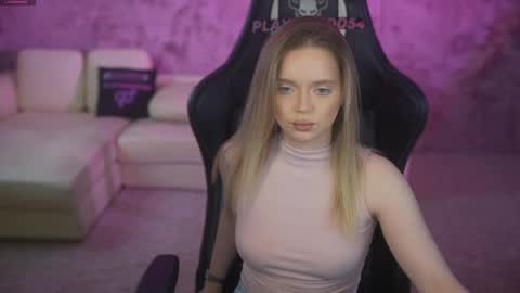 Snapshot of bright_diamonds_054 chatting on 04-07-26, 08:04 Diamonds Girls online show from 04-07-26, 08:04