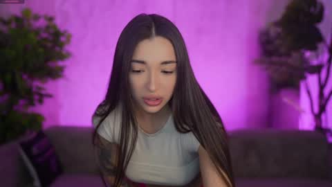 Snapshot of bright_diamonds_054 chatting on 04-12-26, 07:57 Diamonds Girls online show from 04-12-26, 07:57