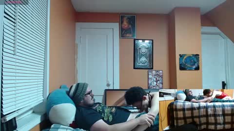 Snapshot of bright_pink_strawberry chatting on 12-20-24, 01:14 Strawberry online show from 12-20-24, 01:14