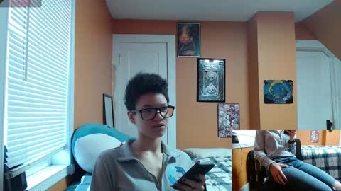 Snapshot of bright_pink_strawberry chatting on 01-02-25, 02:13 Strawberry online show from 01-02-25, 02:13