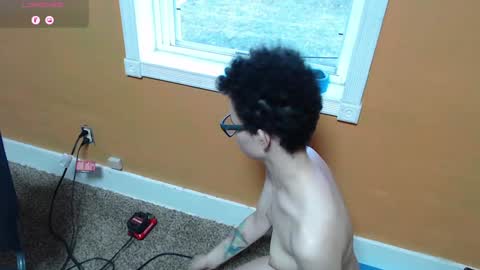 Snapshot of bright_pink_strawberry chatting on 01-17-25, 01:46 Strawberry online show from 01-17-25, 01:46