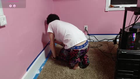 Snapshot of bright_pink_strawberry chatting on 01-19-25, 02:15 Strawberry online show from 01-19-25, 02:15