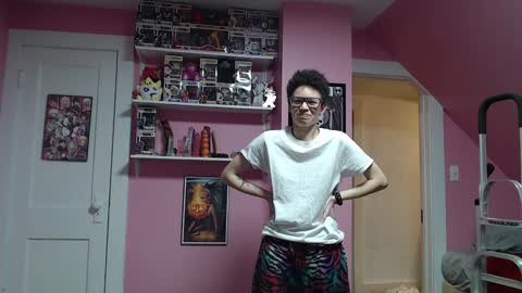 Snapshot of bright_pink_strawberry chatting on 01-19-25, 05:15 Strawberry online show from 01-19-25, 05:15