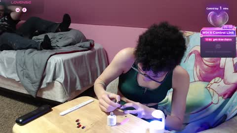 Snapshot of bright_pink_strawberry chatting on 01-20-25, 10:26 Strawberry online show from 01-20-25, 10:26