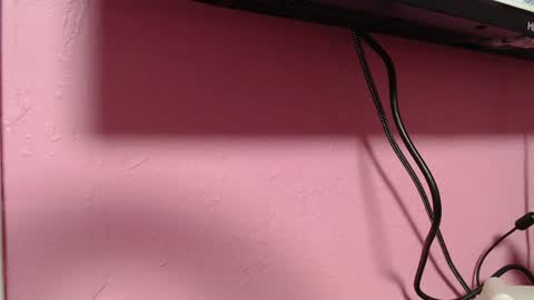 Snapshot of bright_pink_strawberry chatting on 01-26-25, 04:51 Strawberry online show from 01-26-25, 04:51