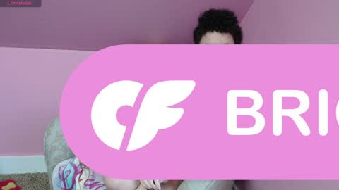 Snapshot of bright_pink_strawberry chatting on 01-26-25, 05:55 Strawberry online show from 01-26-25, 05:55