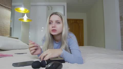 Amina Adelina online show from 01-13-25, 01:02