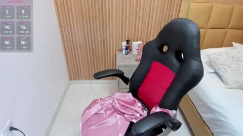          online show from 10-17-25, 12:19