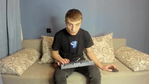 bristlebback online show from 10-15-25, 04:40