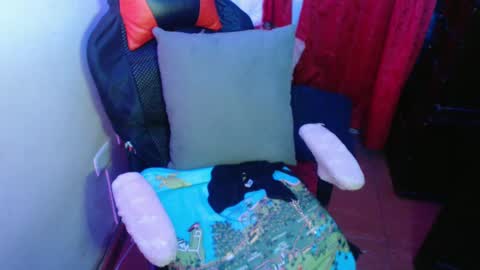 scarleth    follow mee 3 kis online show from 02-11-25, 08:05