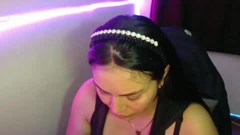 scarleth    follow mee 3 kis online show from 03-03-25, 01:31