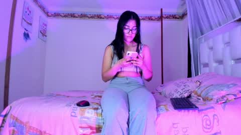 Snapshot of britanyrousee chatting on 02-08-25, 07:16 Emily online show from 02-08-25, 07:16