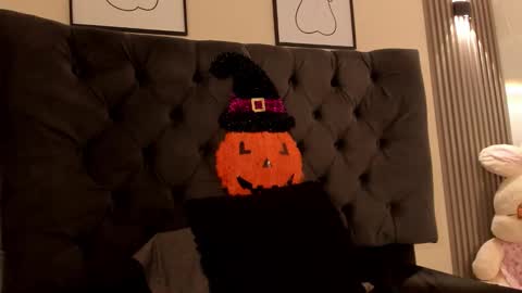 brithanysummer online show from 10-22-25, 08:19