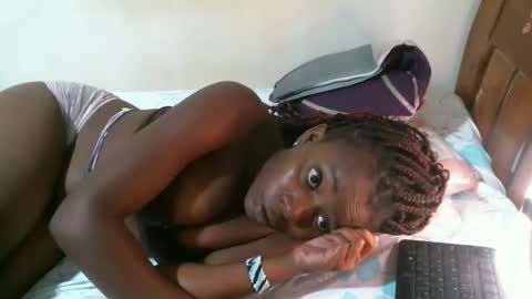 Snapshot of britieh chatting on 02-16-26, 08:05 leccie online show from 02-16-26, 08:05