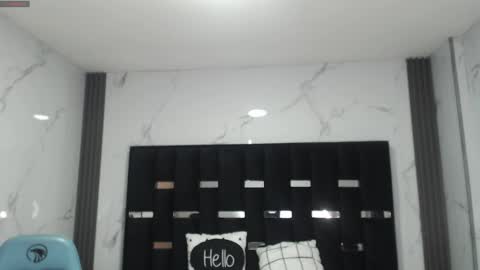 Snapshot of britney_sub chatting on 10-23-25, 02:11 Britney online show from 10-23-25, 02:11