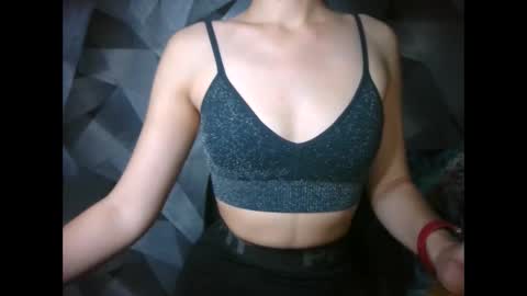 Snapshot of britneyxkittens chatting on 10-20-25, 04:07 BritneyxKittens online show from 10-20-25, 04:07