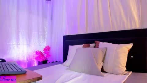 Snapshot of brittany_williams_ chatting on 02-11-26, 04:17 online show from 02-11-26, 04:17