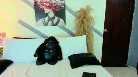 Briyith Gonza online show from 12-16-25, 05:18