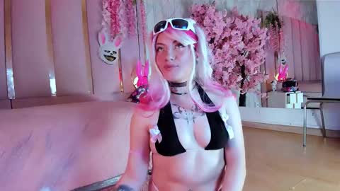     online show from 01-10-26, 01:57