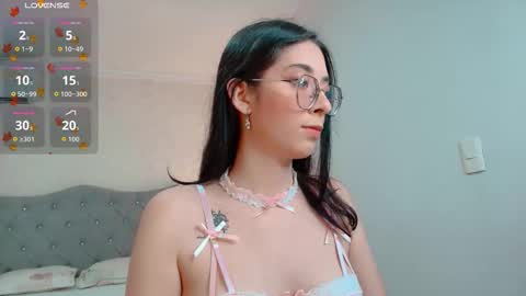 Brook Loves online show from 10-22-25, 04:40