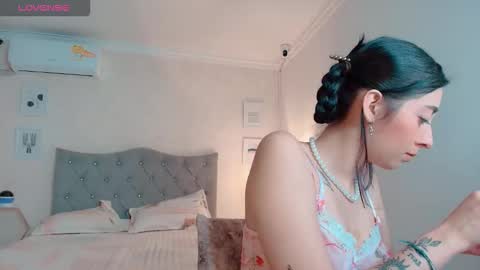 Brook Loves online show from 11-13-25, 04:22