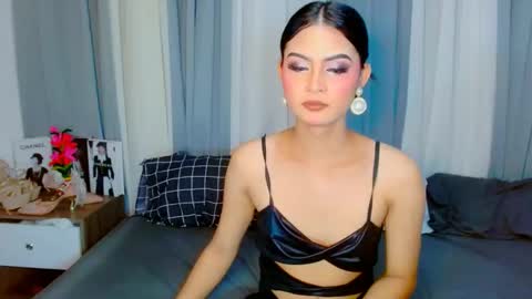 Roberta  GODDESS OF PLEASURE AND SEXUALDESIRE   online show from 09-11-25, 05:29