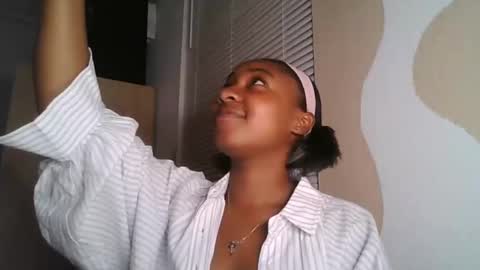 Brownsuagrcutie online show from 10-27-25, 12:04