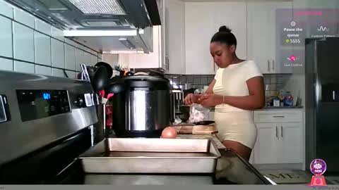 Brownsuagrcutie online show from 12-15-25, 11:20