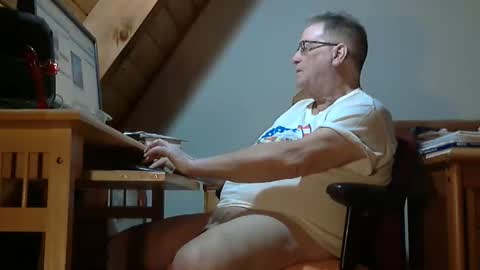 Snapshot of brubar chatting on 04-05-26, 01:14 brubar online show from 04-05-26, 01:14