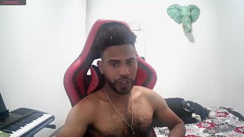 Snapshot of bruce_1111 chatting on 11-12-25, 10:30 bruce_1111 online show from 11-12-25, 10:30