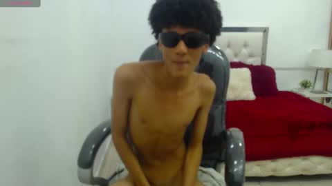 Snapshot of bruce_twink chatting on 02-19-25, 03:49 B R U C E T W I N K online show from 02-19-25, 03:49