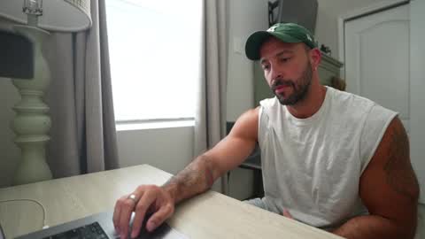 Snapshot of brucestryker chatting on 11-25-25, 07:03 onlyfans BRUCESTRYKER online show from 11-25-25, 07:03