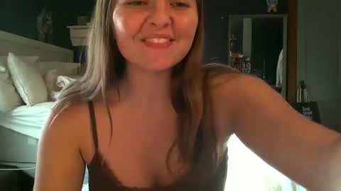 brunettebaby040 online show from 10-04-25, 09:13