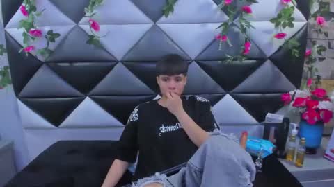 Snapshot of bruno_cruz chatting on 11-06-25, 02:01 Bruno Cruz online show from 11-06-25, 02:01