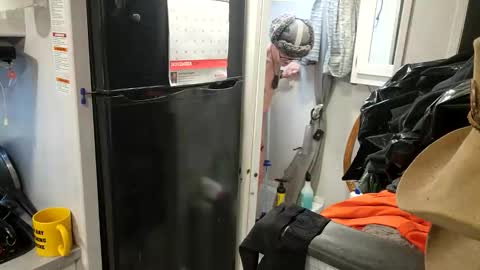 Steve... aka SkinnieDippin aka TimberTramp online show from 12-05-25, 06:59