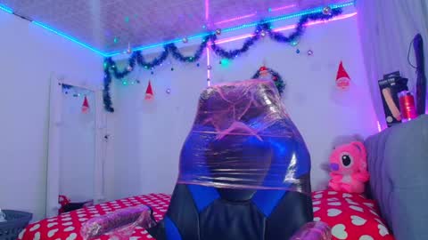 Snapshot of bryam_hot chatting on 12-18-24, 06:21 BRYAM INDEPENDENT MODEL online show from 12-18-24, 06:21