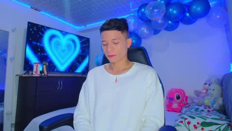 Snapshot of bryam_hot chatting on 01-16-25, 02:30 BRYAM INDEPENDENT MODEL online show from 01-16-25, 02:30