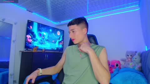 Snapshot of bryam_hot chatting on 01-21-25, 02:11 BRYAM INDEPENDENT MODEL online show from 01-21-25, 02:11
