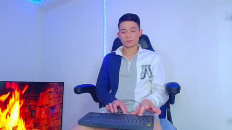 Snapshot of bryam_hot chatting on 01-30-25, 02:49 BRYAM INDEPENDENT MODEL online show from 01-30-25, 02:49