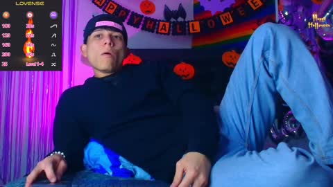 Snapshot of bryam_hot chatting on 10-18-25, 02:58 BRYAM INDEPENDENT MODEL online show from 10-18-25, 02:58