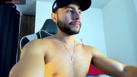 Snapshot of bryan_oficials chatting on 10-13-25, 02:55 bryan_oficials online show from 10-13-25, 02:55