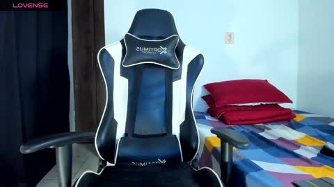 Snapshot of bryan_oficials chatting on 10-18-25, 02:03 bryan_oficials online show from 10-18-25, 02:03