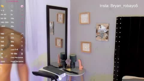 Snapshot of bryan_robayo5 chatting on 04-03-26, 01:42 Bryan online show from 04-03-26, 01:42