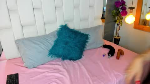 bryna_ online show from 01-12-25, 03:28