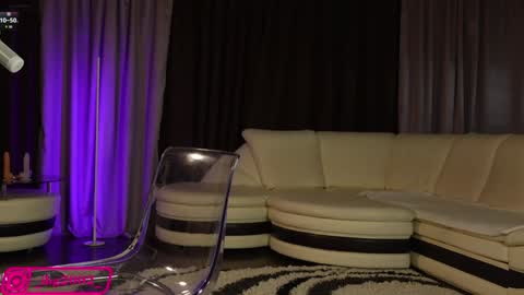 Snapshot of bubble__gum_ chatting on 02-09-25, 01:33 Bubble gum online show from 02-09-25, 01:33